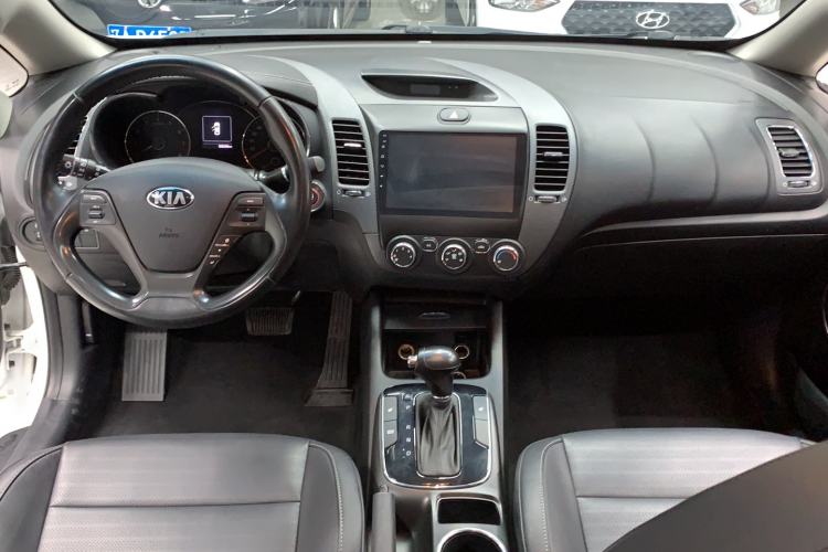 Used Kia K3 2017 1.6L Automatic 15th Anniversary Special Edition GLS Center Console