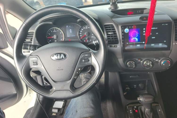 Used Kia K3 2017 1.6L Automatic 15th Anniversary Special Edition GLS Center Console