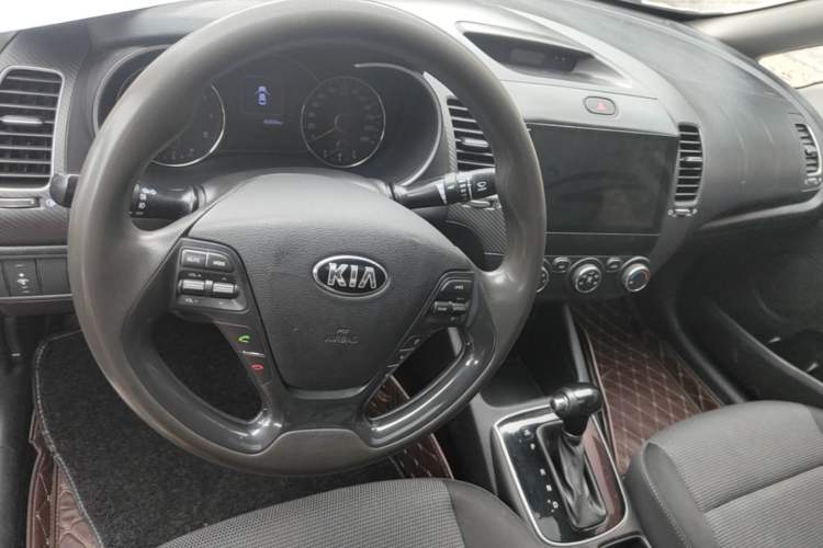 Used Kia K3 2017 1.6L Automatic 15th Anniversary Special Edition GLS Center Console