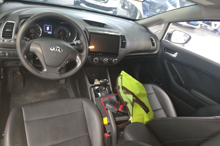 Used Kia K3 2017 1.6L Automatic 15th Anniversary Special Edition GLS Center Console