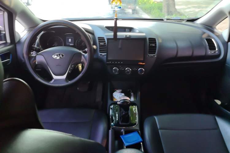Used Kia K3 2017 1.6L Automatic 15th Anniversary Special Edition GLS Center Console