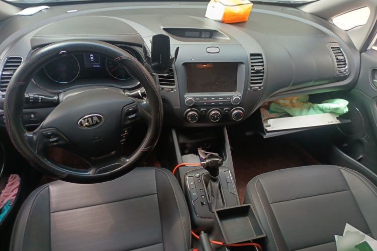 Used Kia K3 2017 1.6L Automatic 15th Anniversary Special Edition GLS Center Console