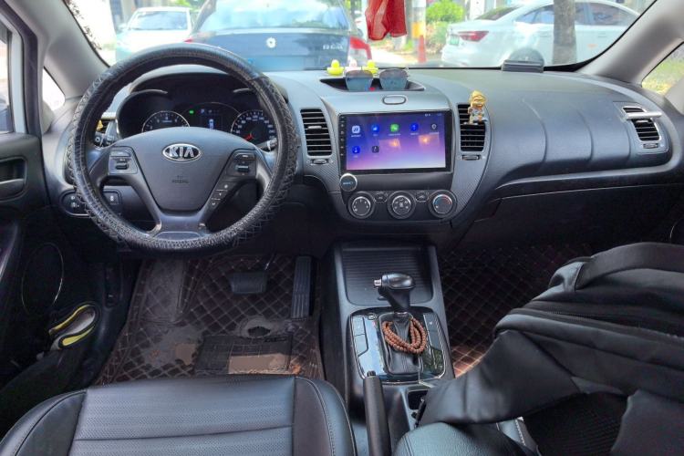 Used Kia K3 2017 1.6L Automatic 15th Anniversary Special Edition GLS Center Console