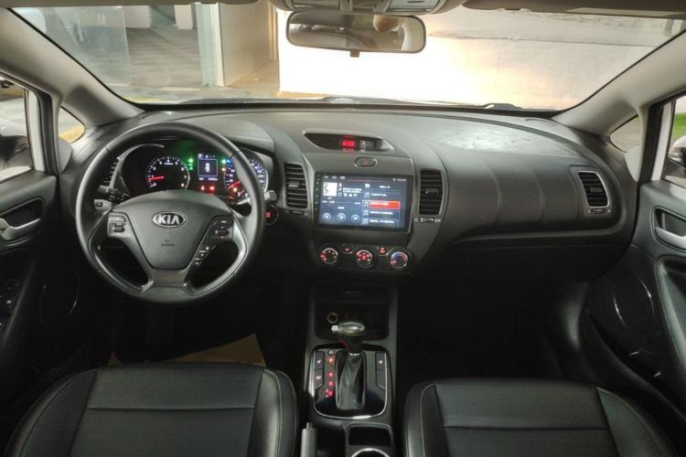 Used Kia K3 2017 1.6L Automatic 15th Anniversary Special Edition GLS Center Console
