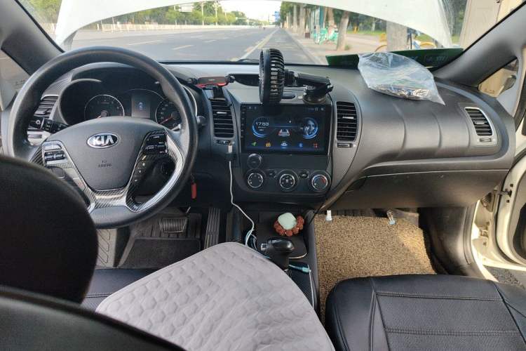 Used Kia K3 2017 1.6L Automatic 15th Anniversary Special Edition GLS Center Console