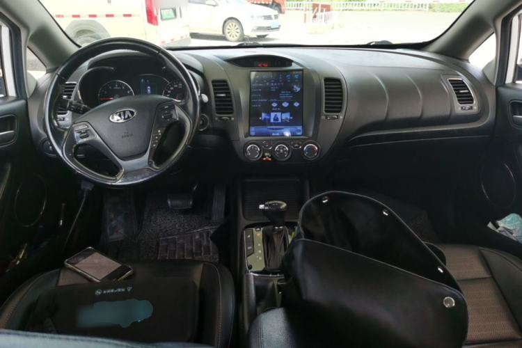 Used Kia K3 2017 1.6L Automatic 15th Anniversary Special Edition GLS Center Console