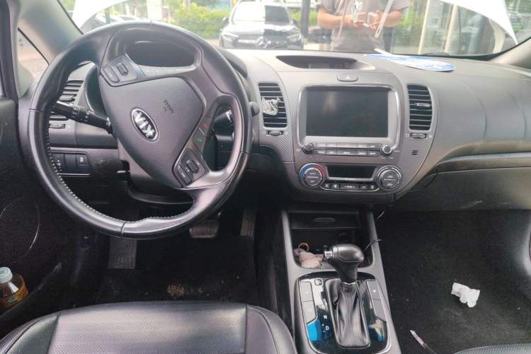 Used Kia K3 2017 1.6L Automatic 15th Anniversary Special Edition GLS Center Console
