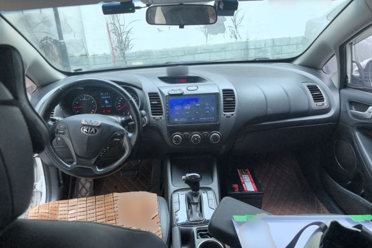 Used Kia K3 2017 1.6L Automatic 15th Anniversary Special Edition GLS Center Console