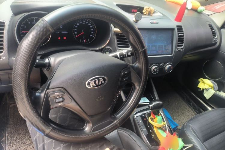 Used Kia K3 2017 1.6L Automatic 15th Anniversary Special Edition GLS Center Console