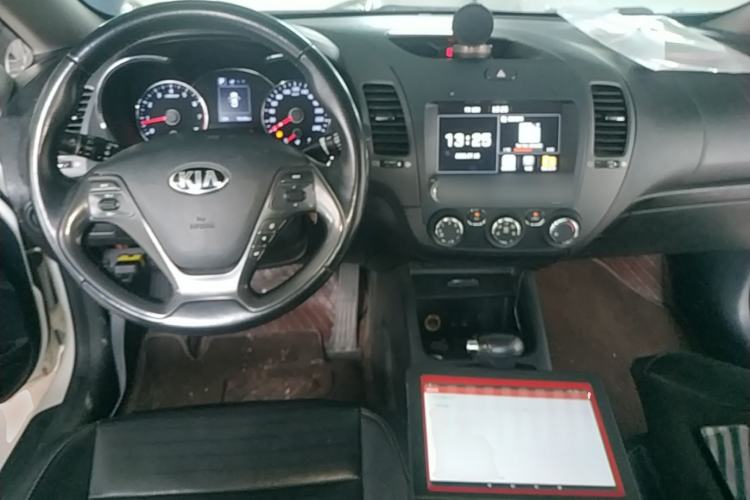 Used Kia K3 2017 1.6L Automatic 15th Anniversary Special Edition GLS Center Console
