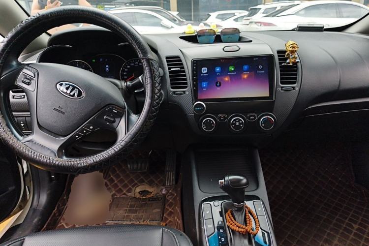 Used Kia K3 2017 1.6L Automatic 15th Anniversary Special Edition GLS Center Console