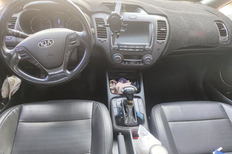 Used Kia K3 2017 1.6L Automatic 15th Anniversary Special Edition GLS Center Console
