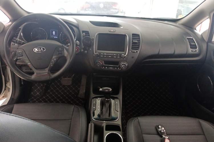 Used Kia K3 2017 1.6L Automatic 15th Anniversary Special Edition GLS Center Console