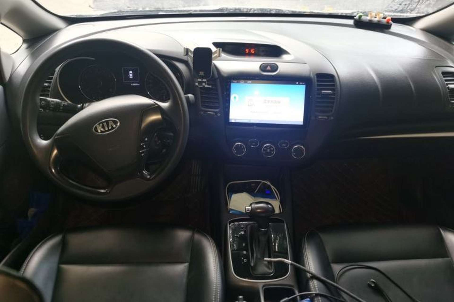 Used Kia K3 2017 1.6L Automatic 15th Anniversary Special Edition GLS Center Console