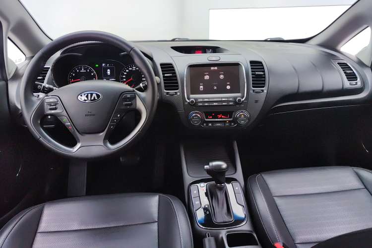 Used Kia K3 2017 1.6L Automatic 15th Anniversary Special Edition GLS Center Console