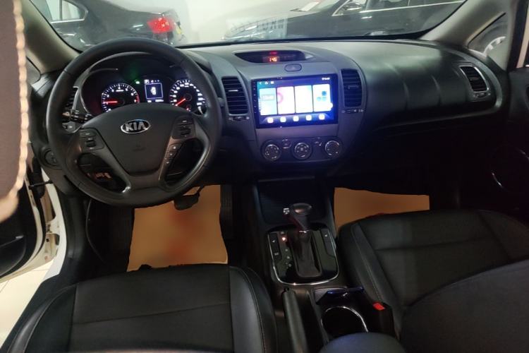 Used Kia K3 2017 1.6L Automatic 15th Anniversary Special Edition GLS Center Console