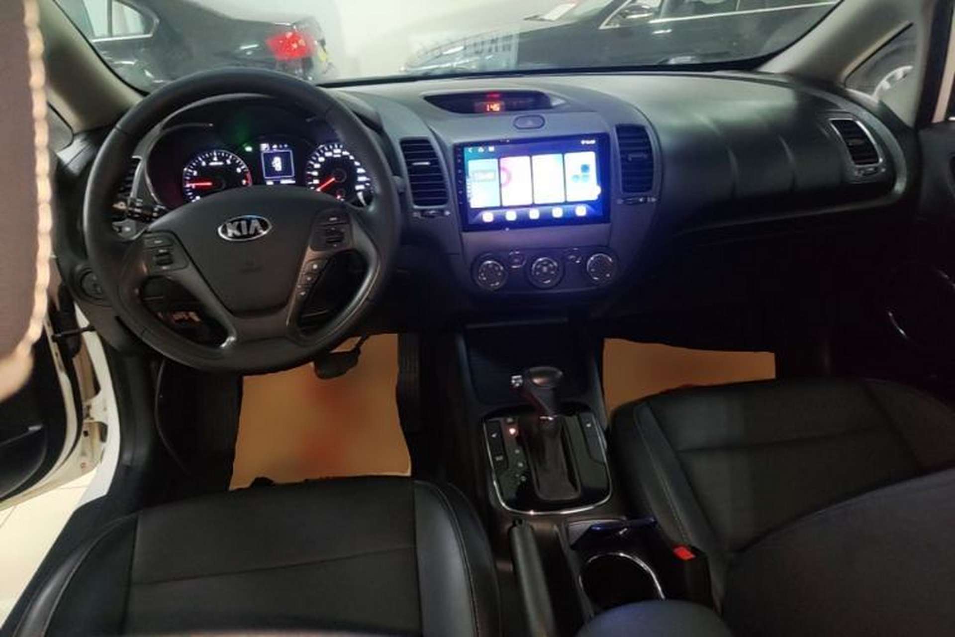 Used Kia K3 2017 1.6L Automatic 15th Anniversary Special Edition GLS Center Console