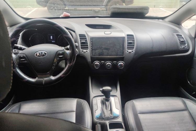 Used Kia K3 2017 1.6L Automatic 15th Anniversary Special Edition GLS Center Console
