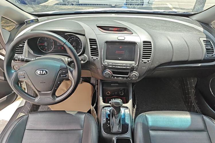 Used Kia K3 2017 1.6L Automatic 15th Anniversary Special Edition GLS Center Console