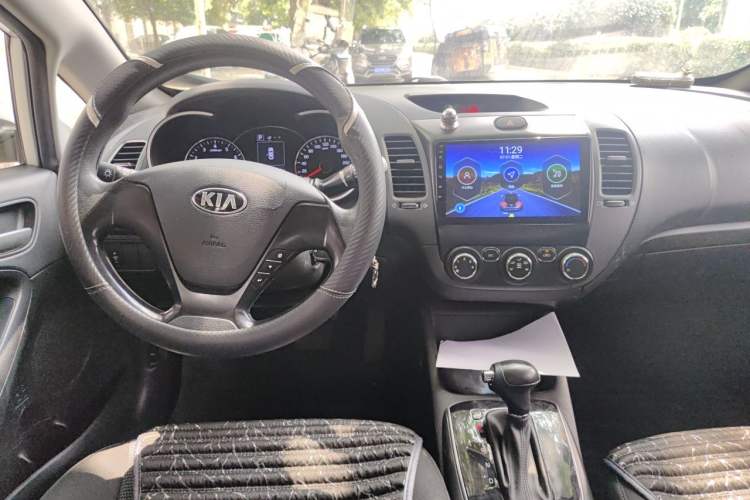 Used Kia K3 2017 1.6L Automatic 15th Anniversary Special Edition GLS Center Console