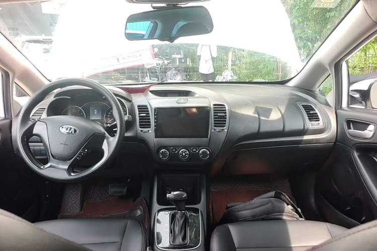 Used Kia K3 2017 1.6L Automatic 15th Anniversary Special Edition GLS Center Console