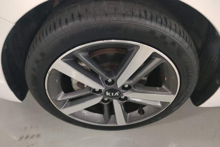 Used Kia K3 2017 1.6L Automatic 15th Anniversary Special Edition GLS Exterior 4