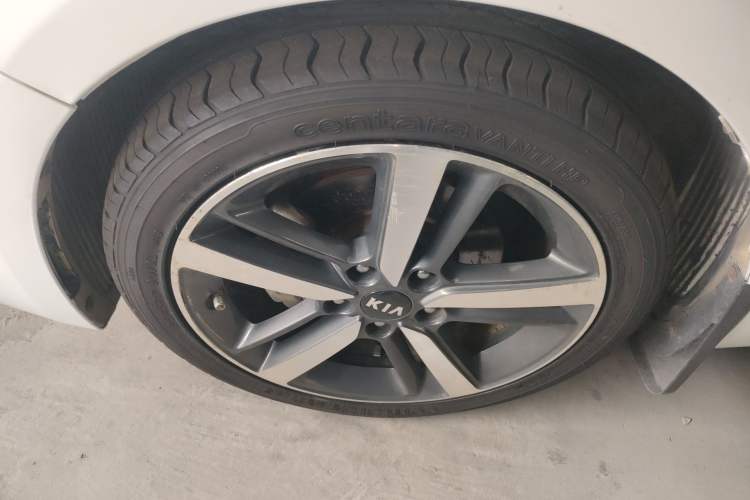 Used Kia K3 2017 1.6L Automatic 15th Anniversary Special Edition GLS Exterior 4