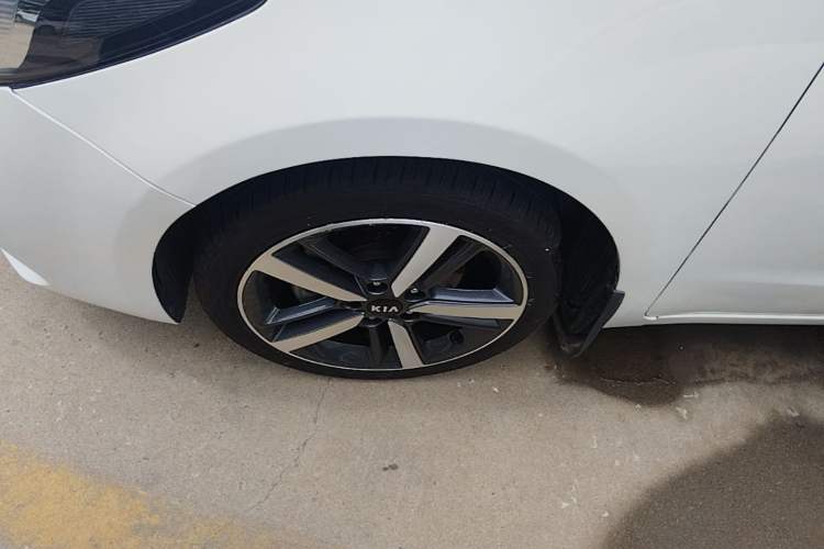 Used Kia K3 2017 1.6L Automatic 15th Anniversary Special Edition GLS Exterior 4