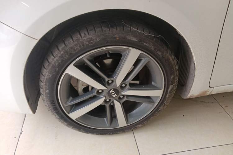 Used Kia K3 2017 1.6L Automatic 15th Anniversary Special Edition GLS Exterior 4