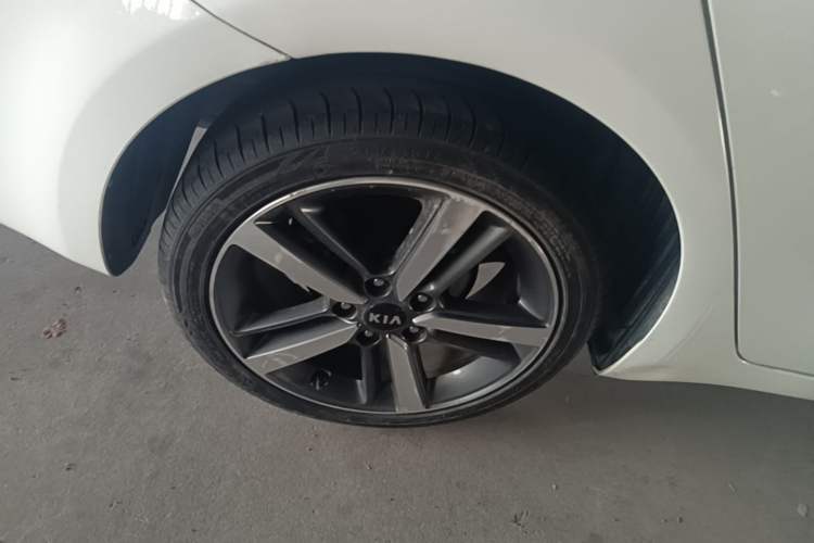 Used Kia K3 2017 1.6L Automatic 15th Anniversary Special Edition GLS Exterior 5