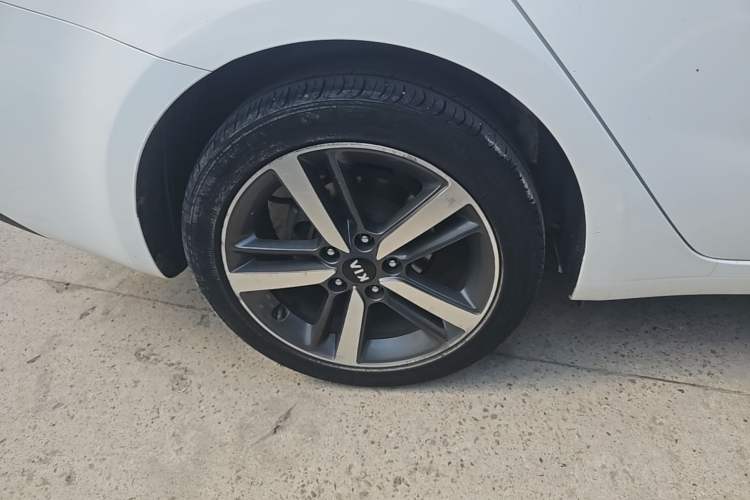 Used Kia K3 2017 1.6L Automatic 15th Anniversary Special Edition GLS Exterior 5