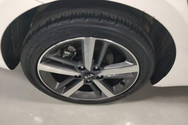 Used Kia K3 2017 1.6L Automatic 15th Anniversary Special Edition GLS Exterior 5