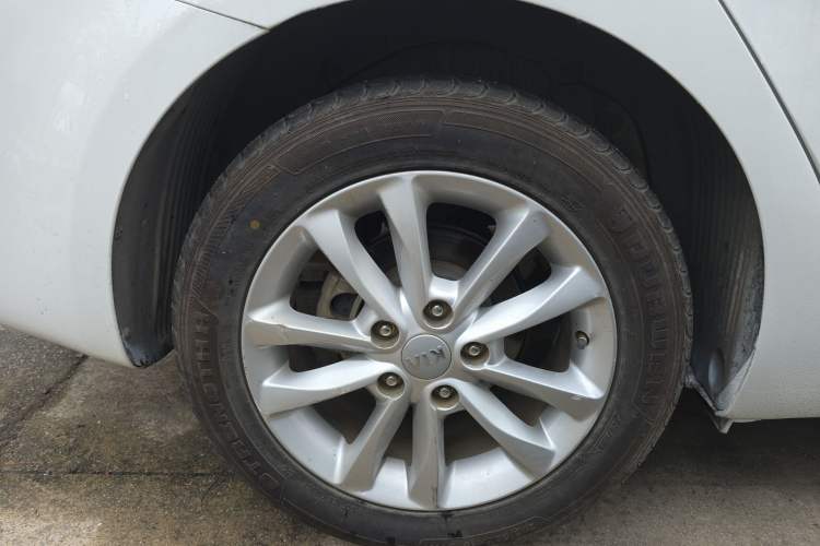 Used Kia K3 2017 1.6L Automatic 15th Anniversary Special Edition GLS Exterior 5