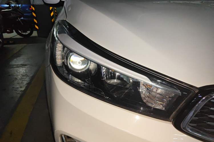 Used Kia K3 2017 1.6L Automatic 15th Anniversary Special Edition GLS Exterior 6