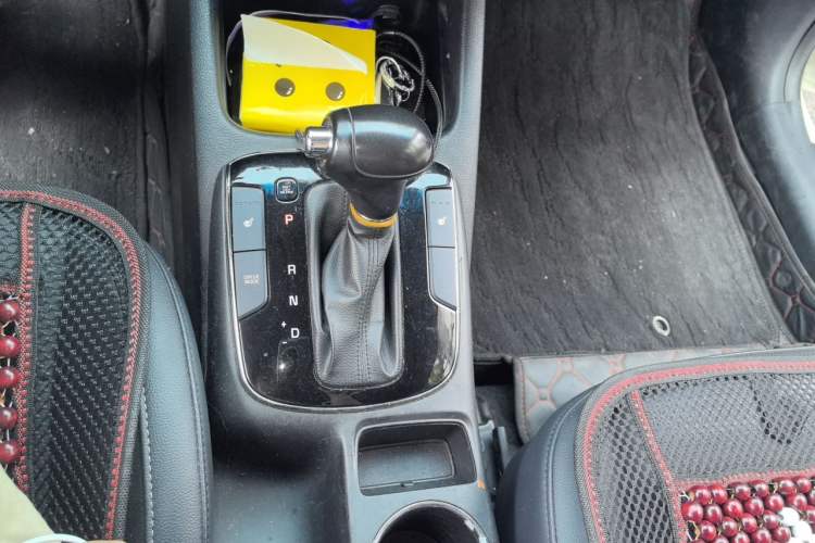 Used Kia K3 2017 1.6L Automatic 15th Anniversary Special Edition GLS Gear Lever