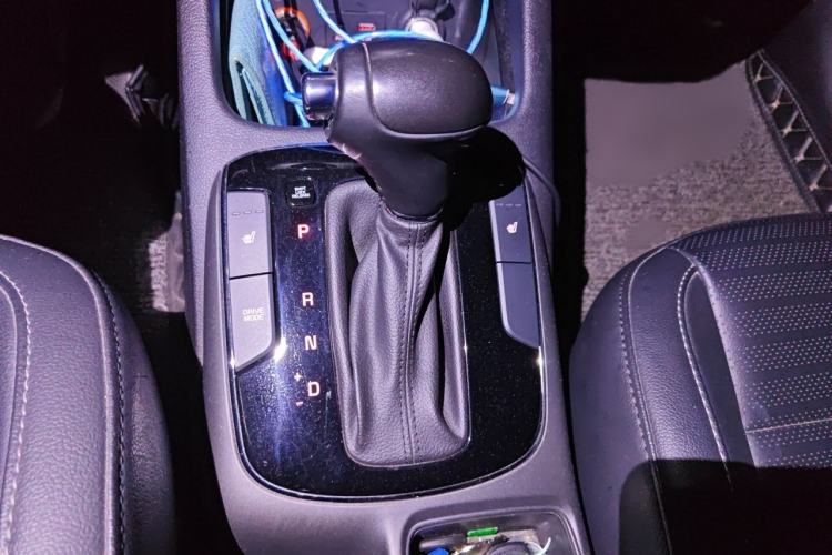 Used Kia K3 2017 1.6L Automatic 15th Anniversary Special Edition GLS Gear Lever