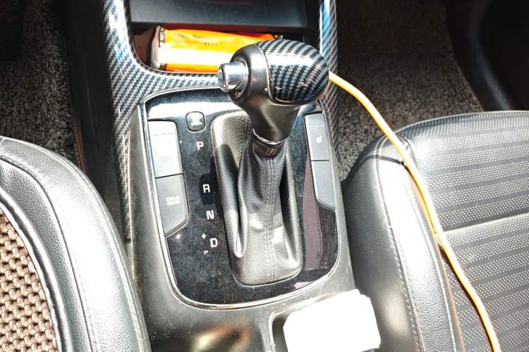 Used Kia K3 2017 1.6L Automatic 15th Anniversary Special Edition GLS Gear Lever