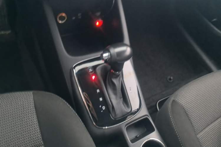 Used Kia K3 2017 1.6L Automatic 15th Anniversary Special Edition GLS Gear Lever