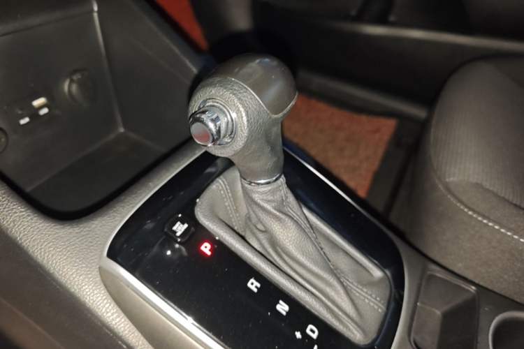 Used Kia K3 2017 1.6L Automatic 15th Anniversary Special Edition GLS Gear Lever