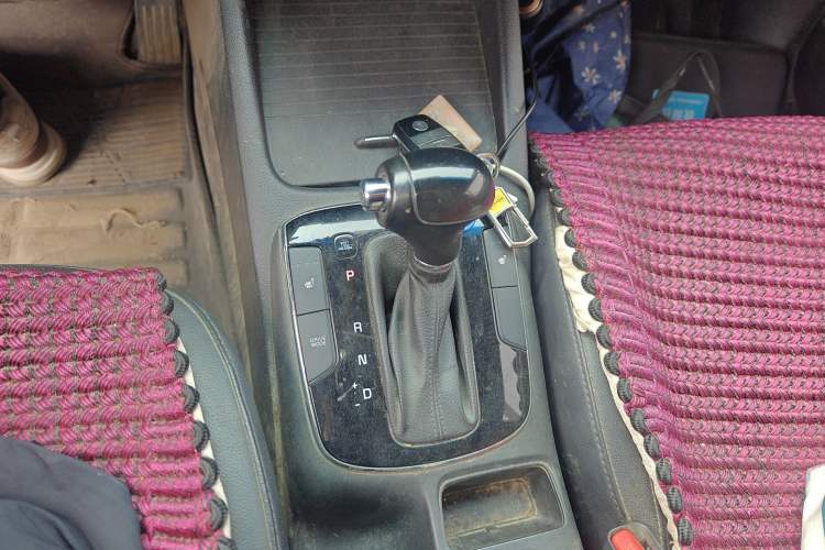 Used Kia K3 2017 1.6L Automatic 15th Anniversary Special Edition GLS Gear Lever