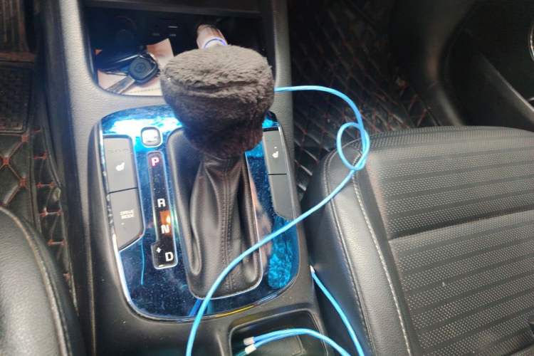 Used Kia K3 2017 1.6L Automatic 15th Anniversary Special Edition GLS Gear Lever