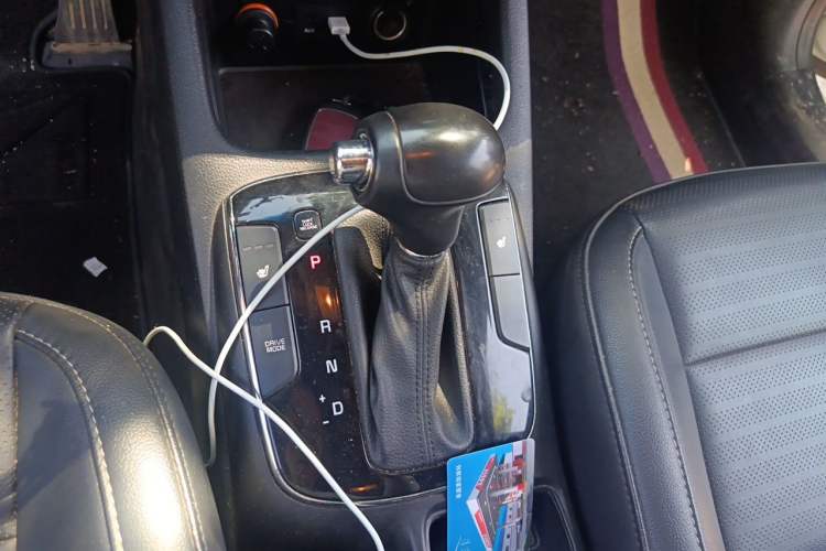 Used Kia K3 2017 1.6L Automatic 15th Anniversary Special Edition GLS Gear Lever