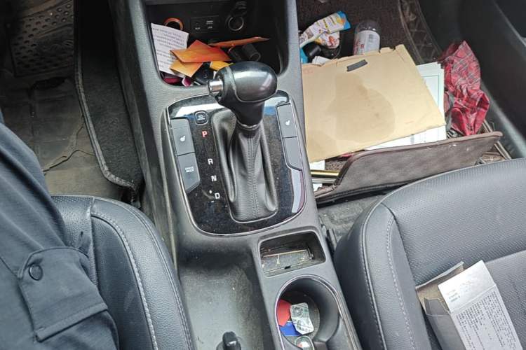 Used Kia K3 2017 1.6L Automatic 15th Anniversary Special Edition GLS Gear Lever