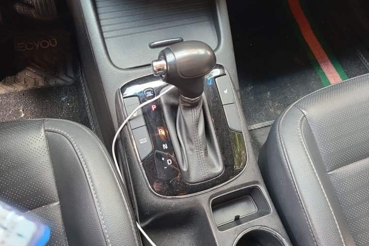 Used Kia K3 2017 1.6L Automatic 15th Anniversary Special Edition GLS Gear Lever