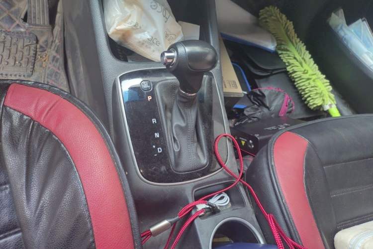Used Kia K3 2017 1.6L Automatic 15th Anniversary Special Edition GLS Gear Lever