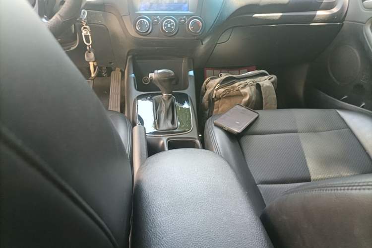 Used Kia K3 2017 1.6L Automatic 15th Anniversary Special Edition GLS Gear Lever