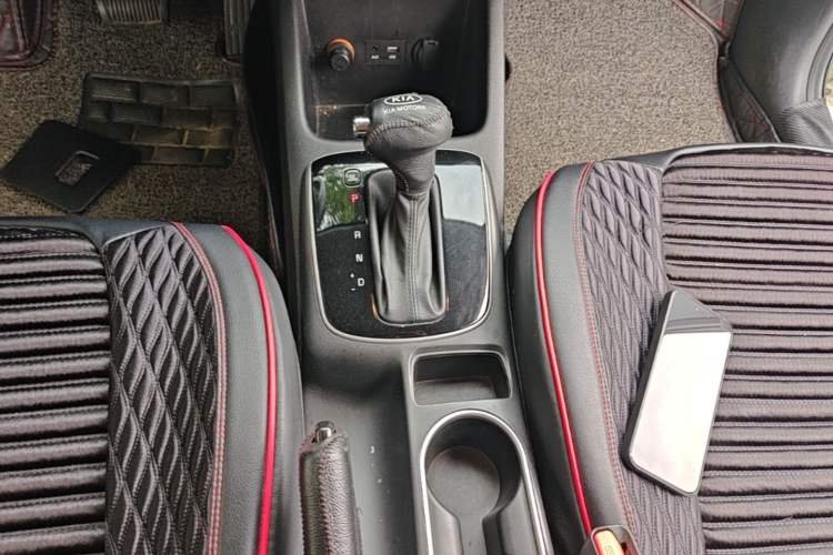 Used Kia K3 2017 1.6L Automatic 15th Anniversary Special Edition GLS Gear Lever