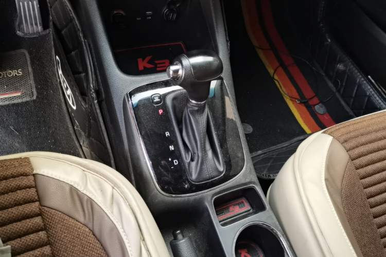 Used Kia K3 2017 1.6L Automatic 15th Anniversary Special Edition GLS Gear Lever