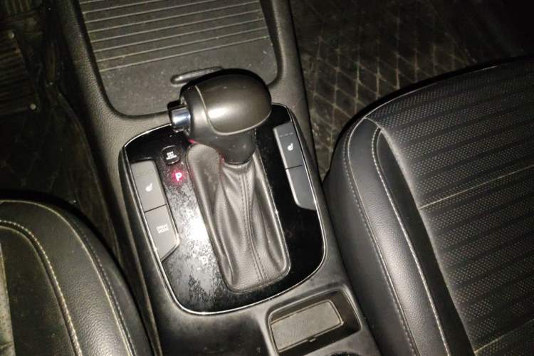 Used Kia K3 2017 1.6L Automatic 15th Anniversary Special Edition GLS Gear Lever