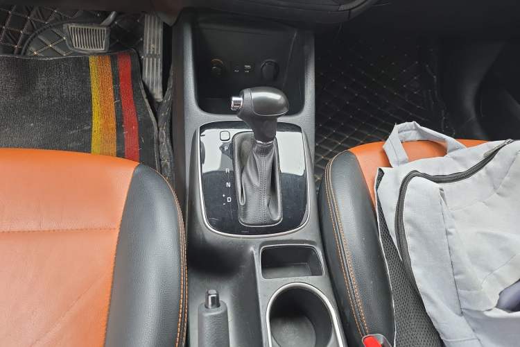 Used Kia K3 2017 1.6L Automatic 15th Anniversary Special Edition GLS Gear Lever